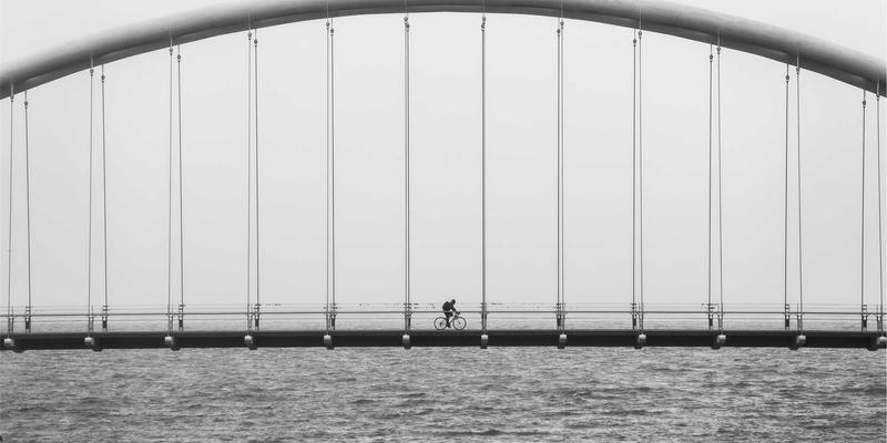 化工产品如何驱动变革：炼油催化剂技术迭代推动燃油清洁化与效率革命